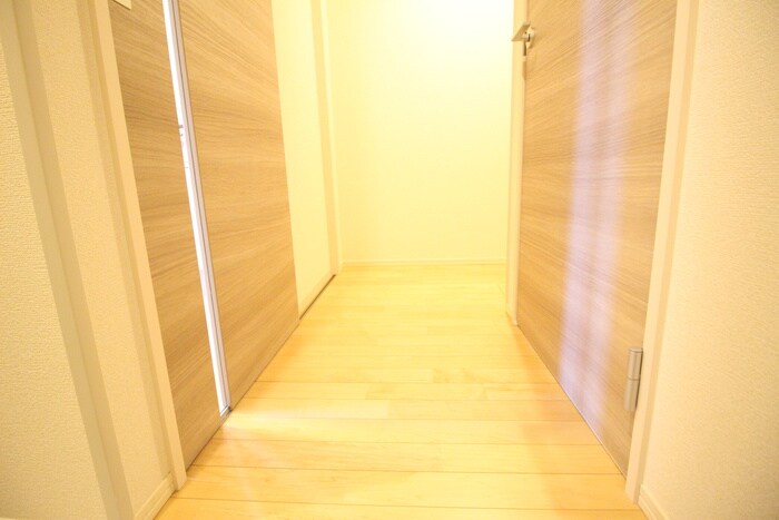 物件内観写真18　(廊下)