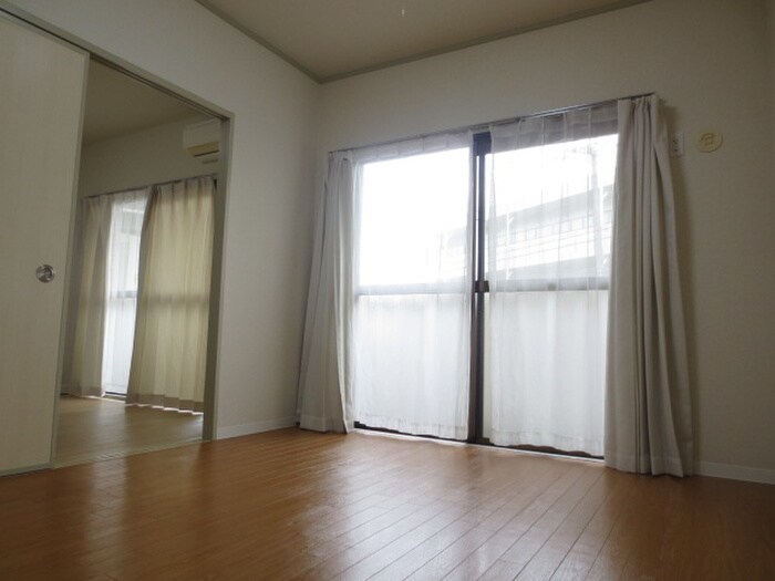 物件内観写真10　(居室)