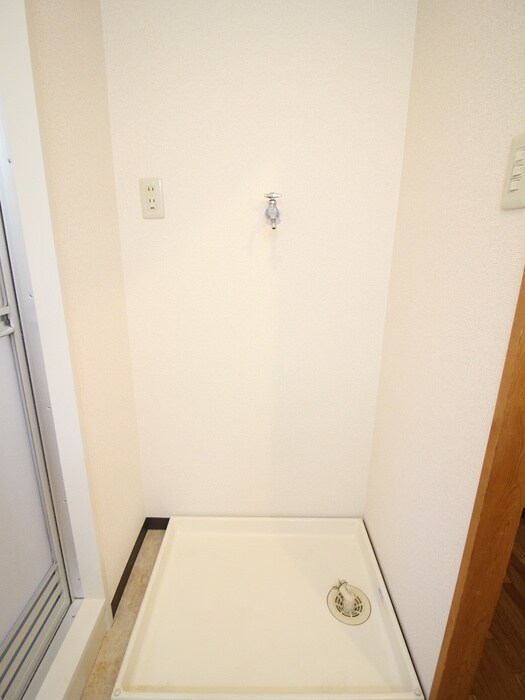 物件内観写真19　(洗濯機置場)