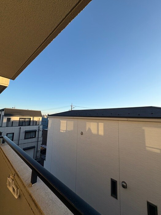 物件内観写真13　(室内からの展望)