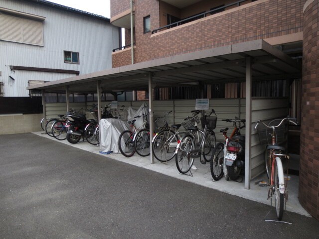 物件外観写真5　(駐輪場)