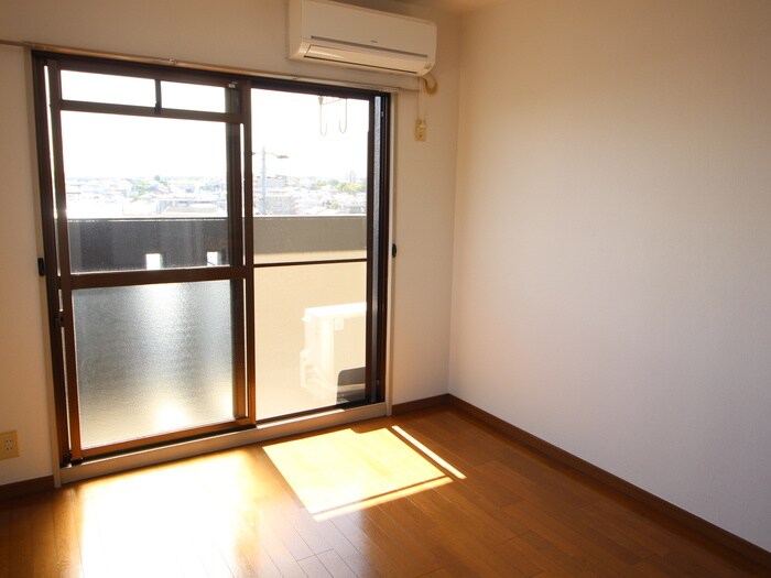 物件内観写真8　(居室)