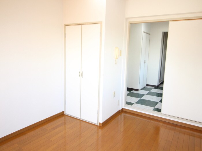 物件内観写真9　(居室)