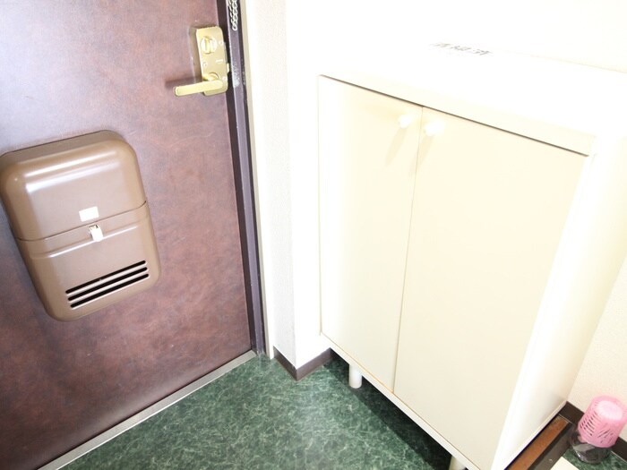 物件内観写真14　(玄関)