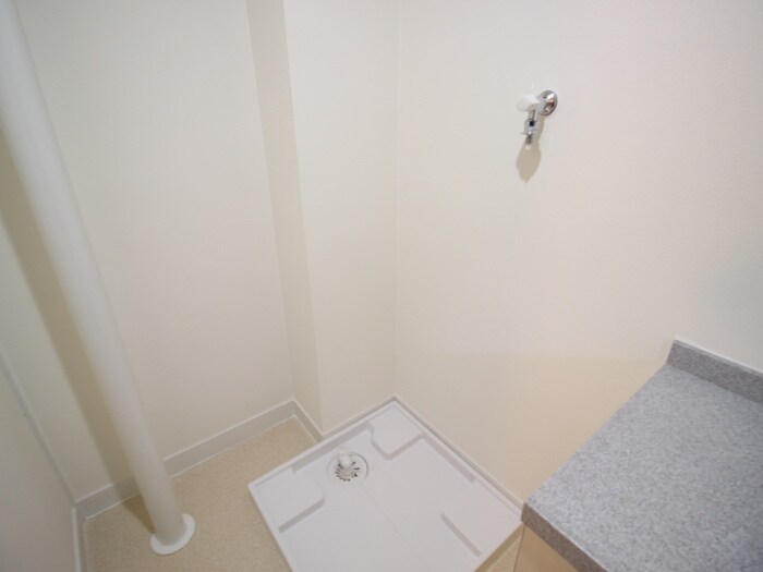 物件内観写真12　(洗濯機置場)