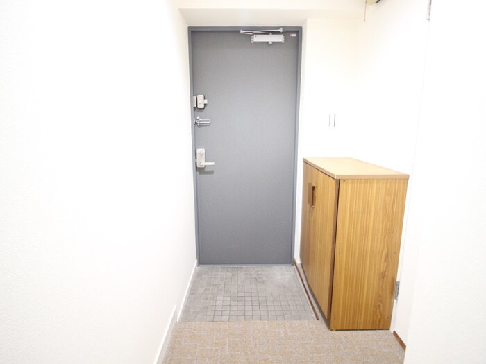 物件内観写真13　(玄関)