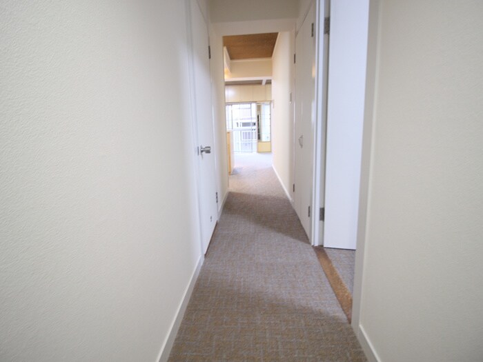 物件内観写真14　(廊下)