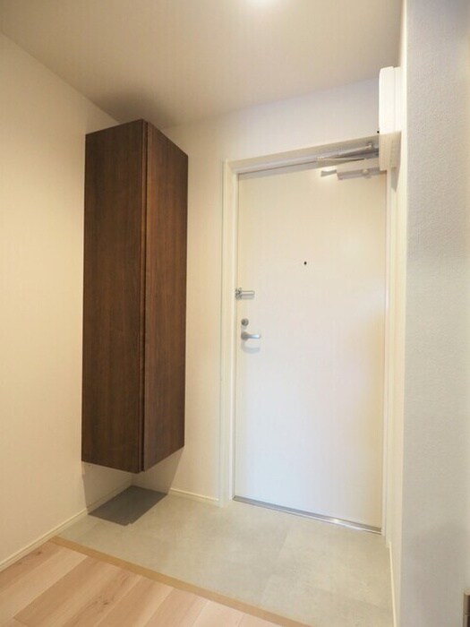 物件内観写真12　(玄関)