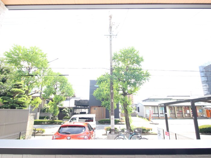 物件内観写真16　(室内からの展望)