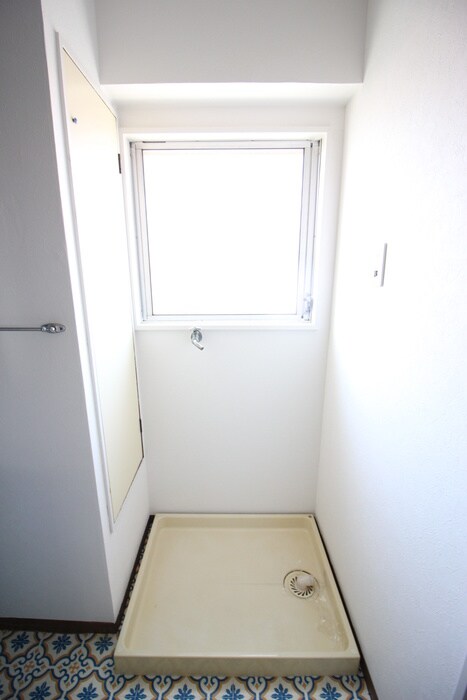 物件内観写真11　(洗濯機置場)