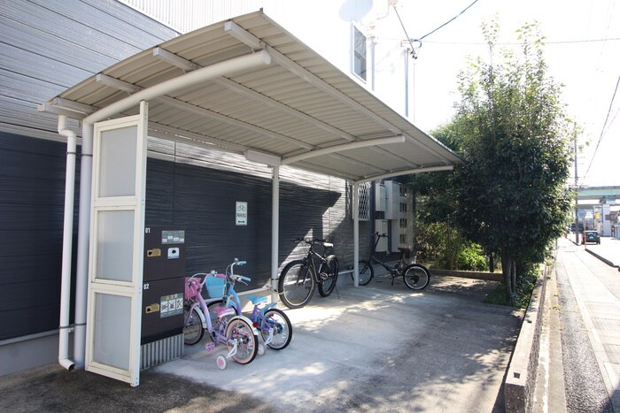 物件外観写真4　(駐輪場)