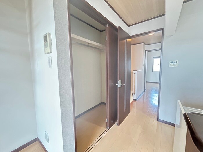 物件内観写真13　(収納)