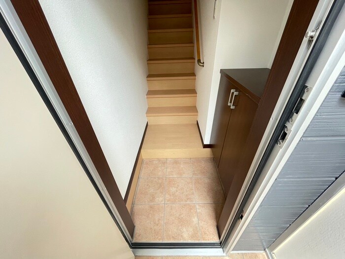 物件内観写真14　(玄関)