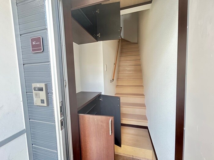 物件内観写真14　(玄関)