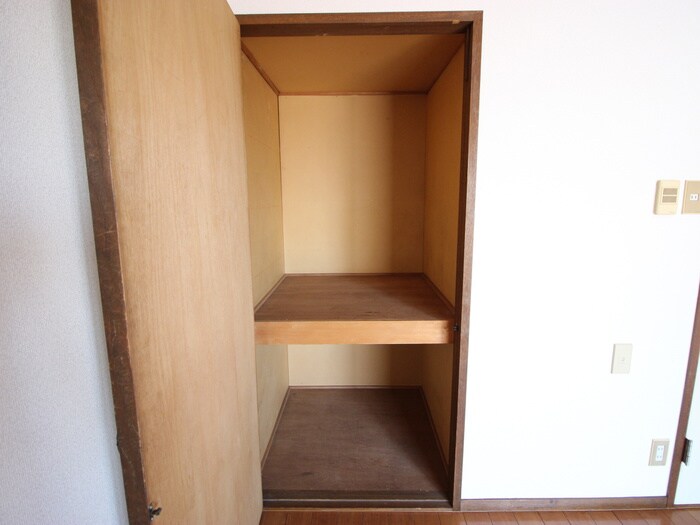 物件内観写真12　(収納)