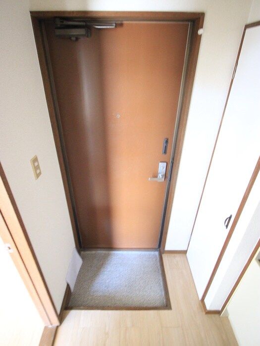 物件内観写真17　(玄関)