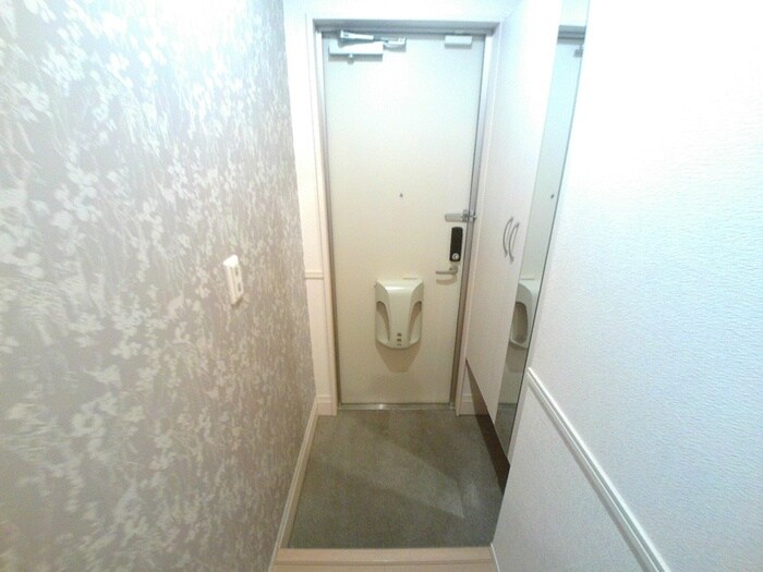 物件内観写真15　(玄関)