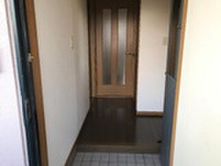 物件内観写真4　(玄関)