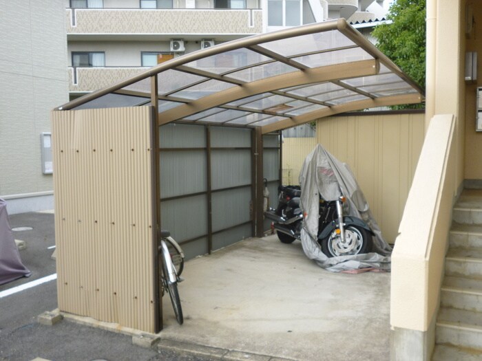 物件外観写真5　(駐輪場)