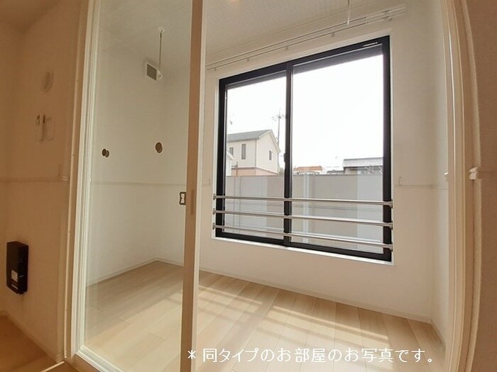 物件内観写真13　(居室)