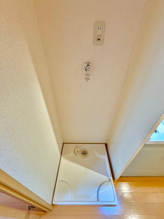 物件内観写真13　(洗濯機置場)