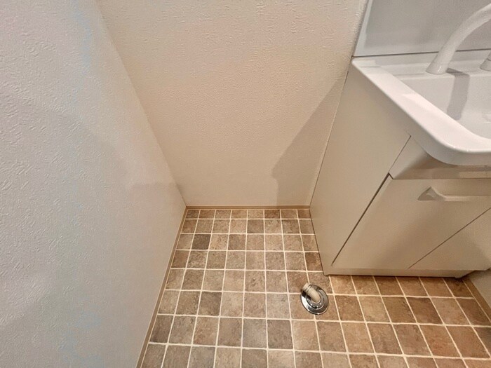 物件内観写真16　(洗濯機置場)