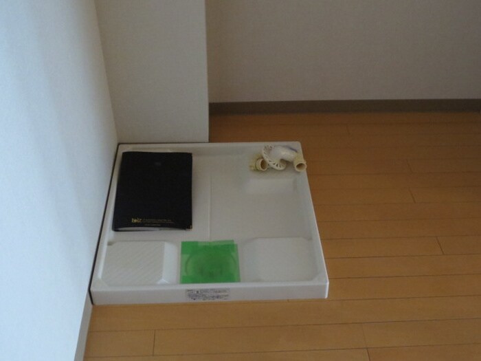 物件内観写真12　(洗濯機置場)