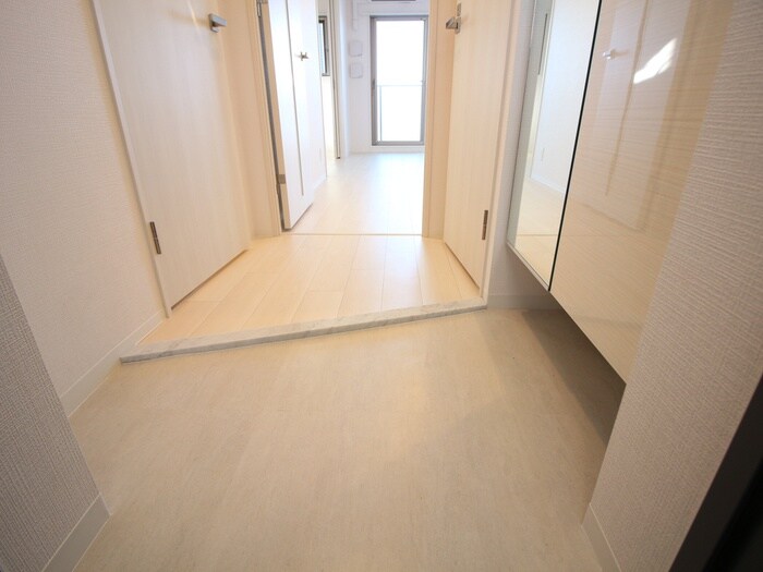 物件内観写真22　(玄関)