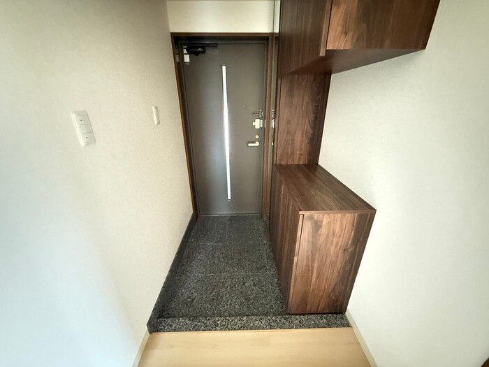 物件内観写真16　(玄関)