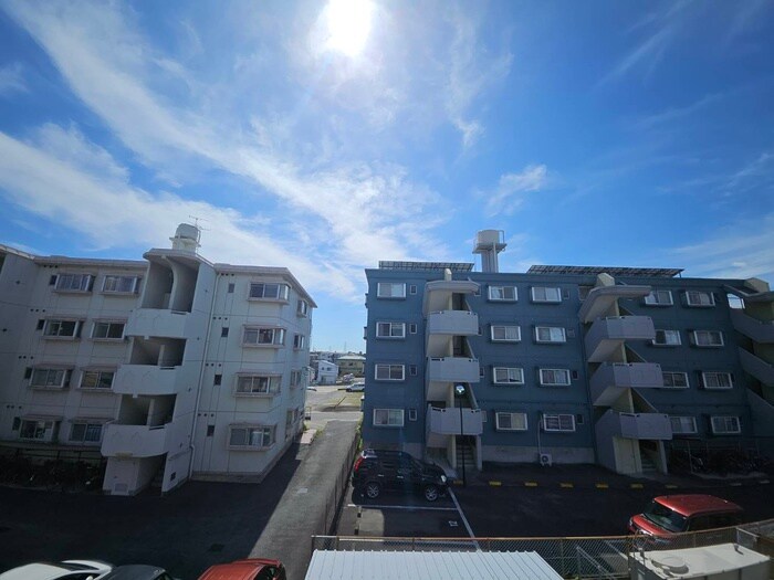 物件内観写真14　(室内からの展望)