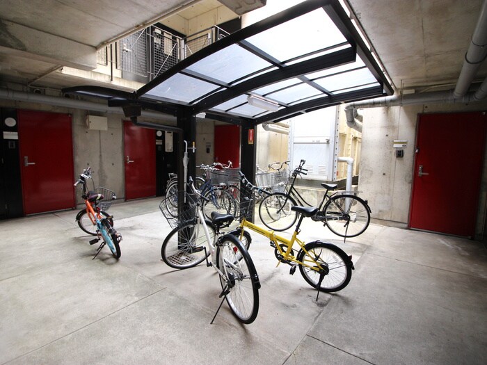 物件外観写真5　(駐輪場)