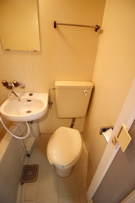 物件内観写真12　(トイレ)