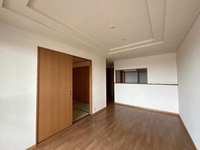 物件内観写真4　(居室)