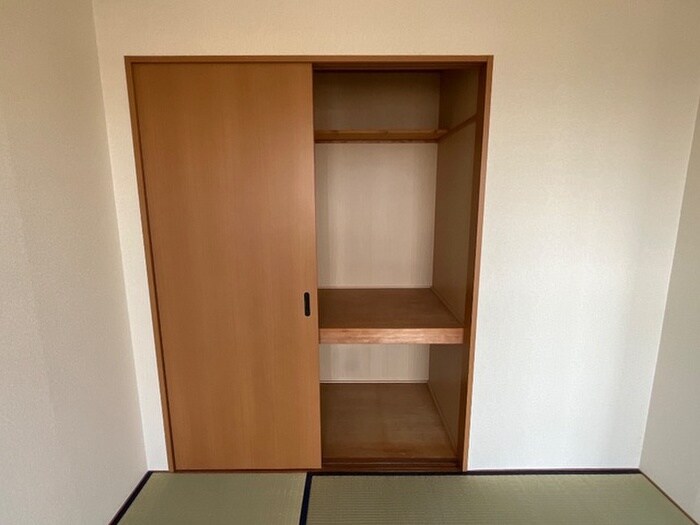 物件内観写真12　(収納)