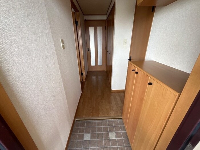 物件内観写真13　(玄関)