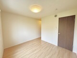 物件内観写真10　(居室)