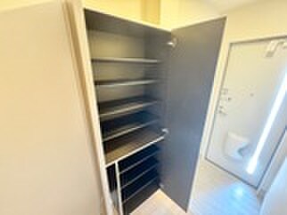 物件内観写真15　(靴箱)