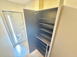 物件内観写真15　(靴箱)