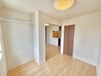 物件内観写真18　(居室)