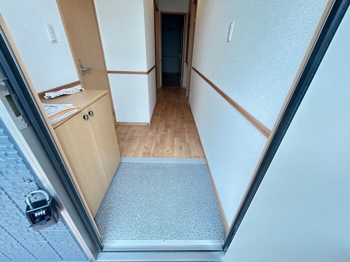物件内観写真14　(玄関)