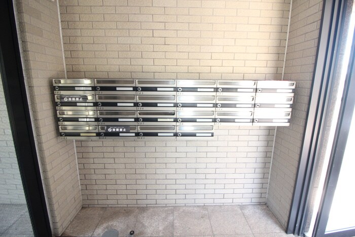 物件外観写真5　(エントランス部分)