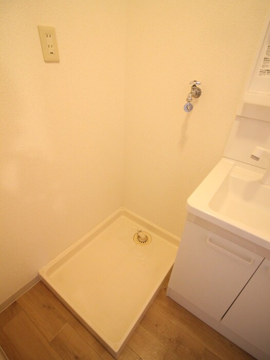 物件内観写真13　(洗濯機置場)