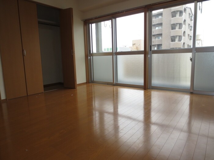 物件内観写真8　(居室)