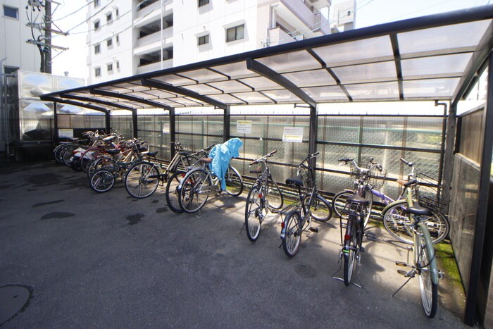 物件外観写真3　(駐輪場)