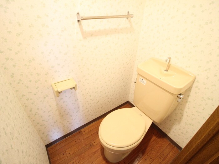 物件内観写真8　(トイレ)