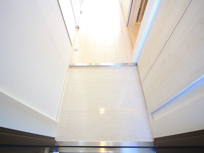 物件内観写真14　(玄関)