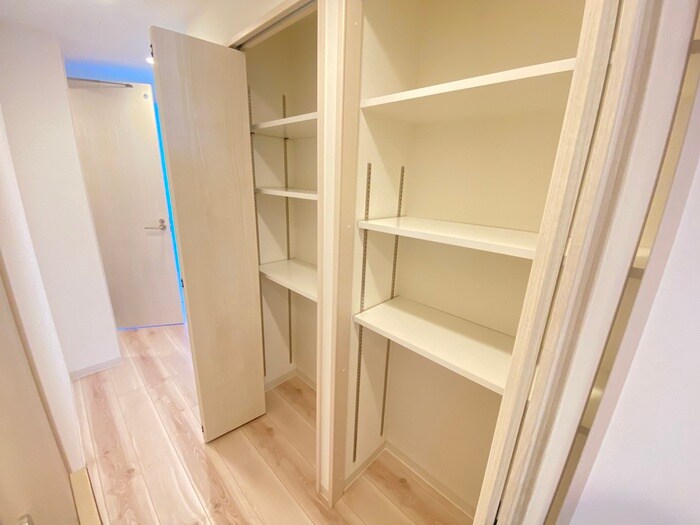 物件内観写真18　(収納)