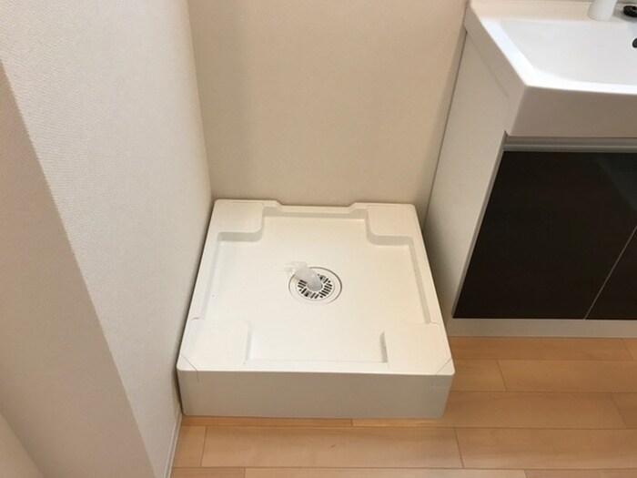 物件内観写真9　(洗濯機置場)