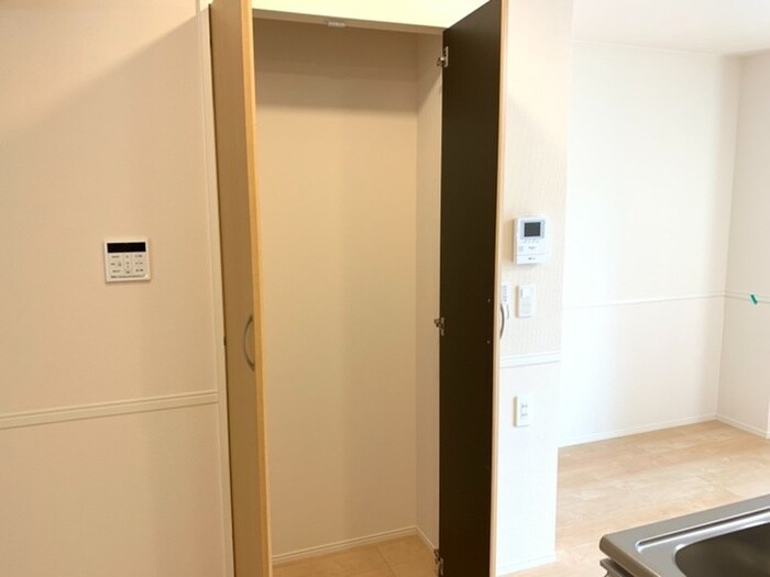 物件内観写真12　(収納)