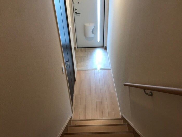 物件内観写真17　(玄関)